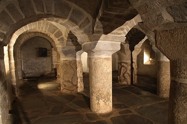 romanische Krypta in Bretagne, Lanmeur